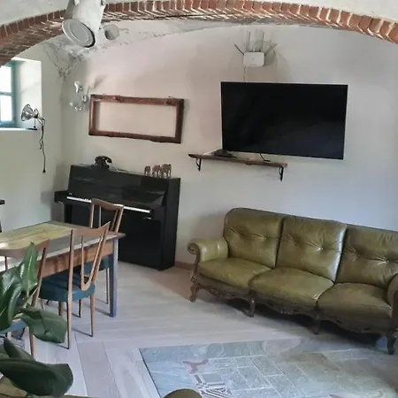 Pocoburro Ca' D'arte 3* Montaldo Roero